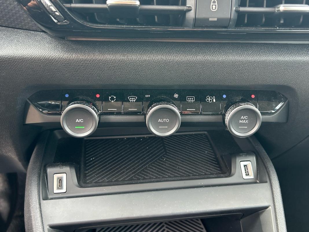 Citroën C4 C4 1.2 HYBRID MHEV 145 EDCS6 BUSINESS EDIT 145 5P