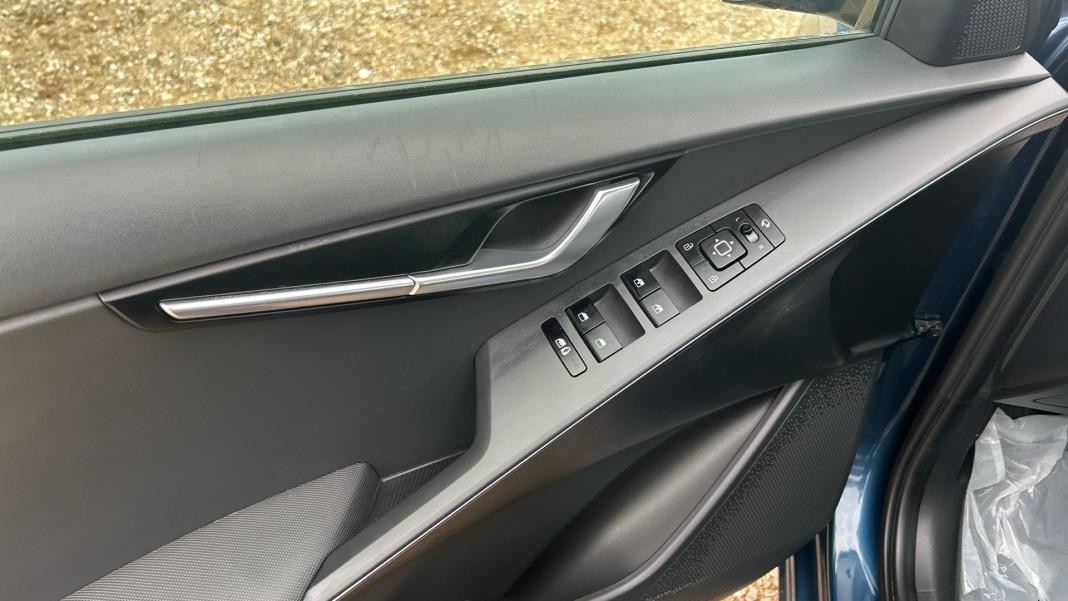 Kia Niro 1.6 GDi HEV 104kW (141CV) Drive
