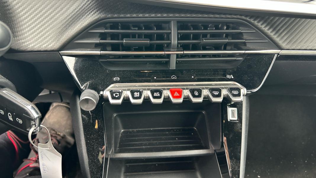 Peugeot 2008 Style Gasolina 100 SS 6 Vel. MAN