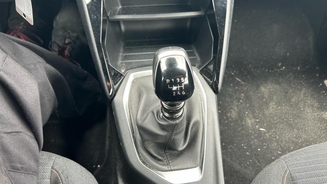 Peugeot 2008 Style Gasolina 100 SS 6 Vel. MAN