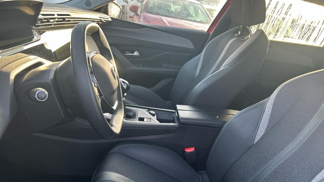 Peugeot 308 5P Allure Gasolina 130 SS MAN