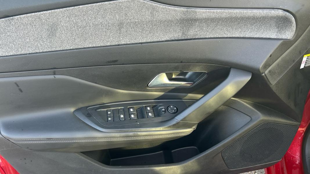 Peugeot 308 5P Allure Gasolina 130 SS MAN