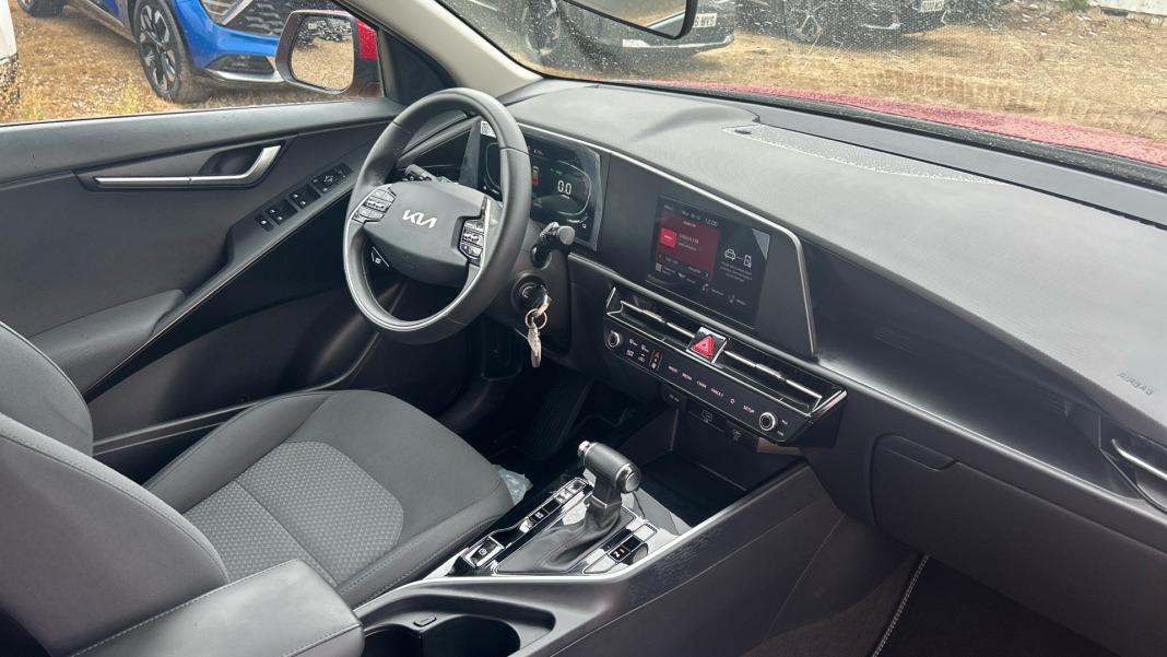 Kia Niro 1.6 GDi HEV 104kW (141CV) Concept