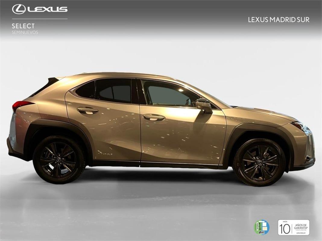LEXUS Ux PREMIUM