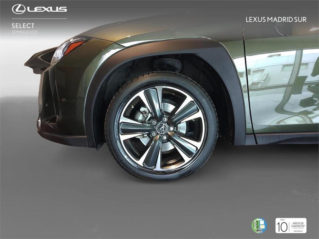 LEXUS Ux PREMIUM