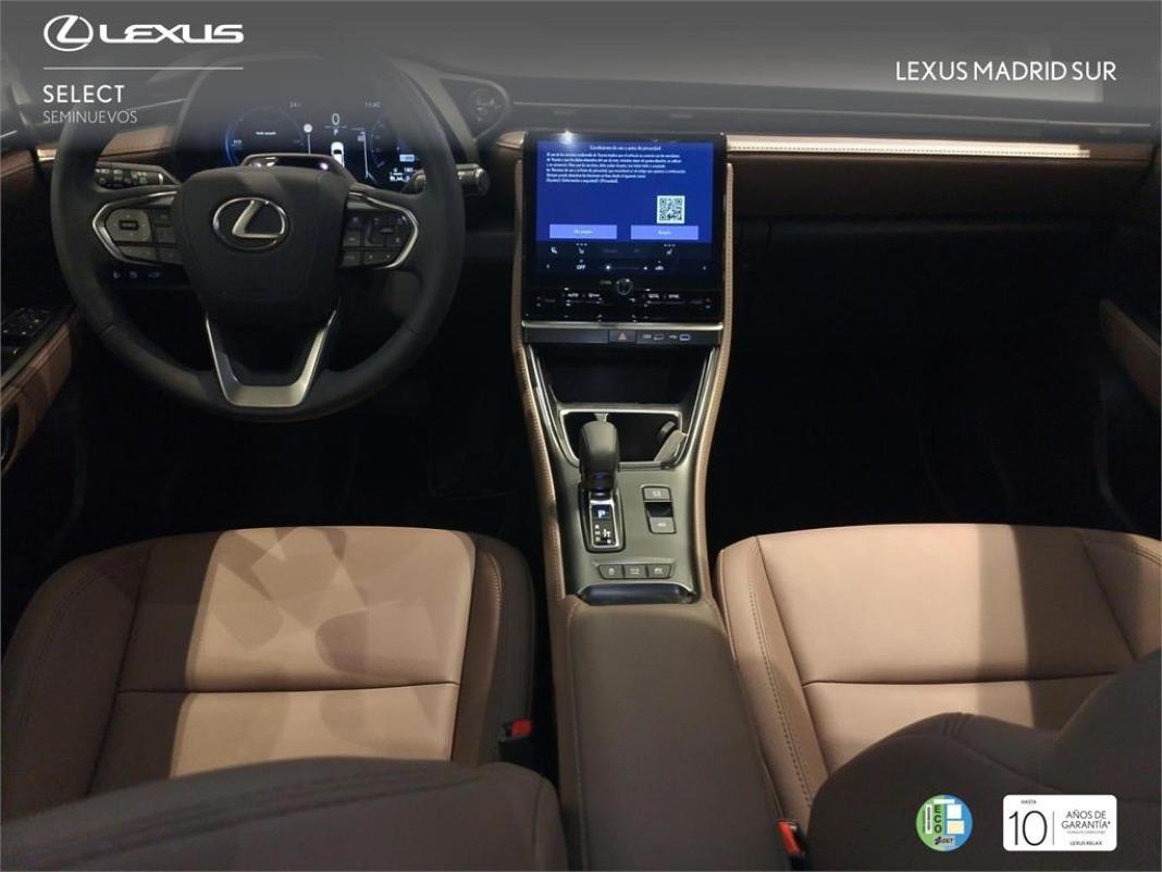 LEXUS Lbx Elegant+