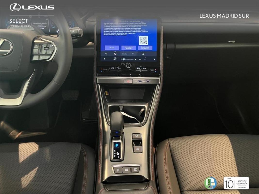 LEXUS Lbx Elegant+ Black