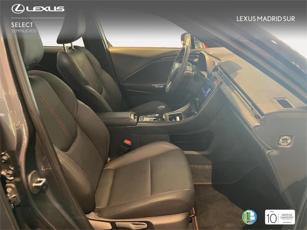 LEXUS Lbx Elegant+ Black