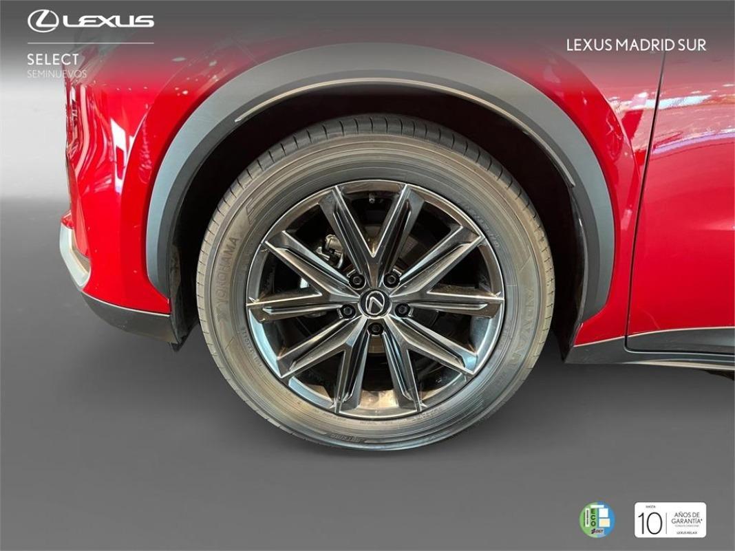 LEXUS Lbx Elegant+ Black