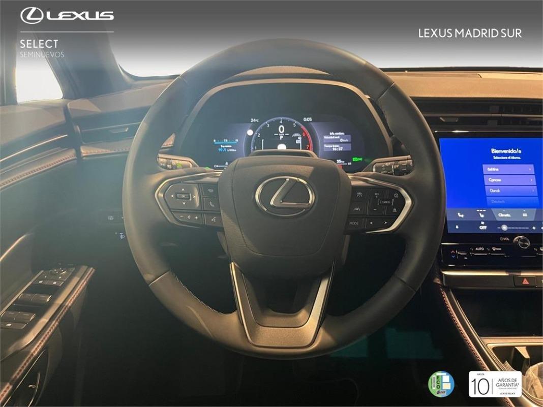 LEXUS Lbx Elegant+ Black
