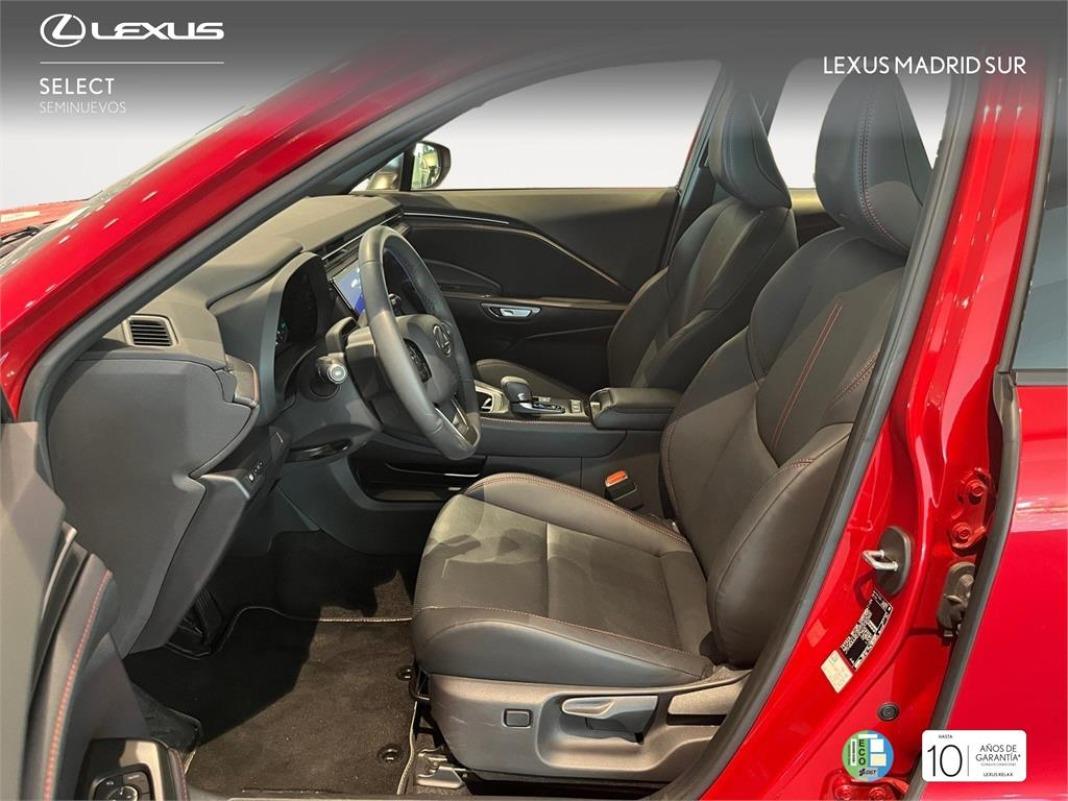 LEXUS Lbx Elegant+ Black