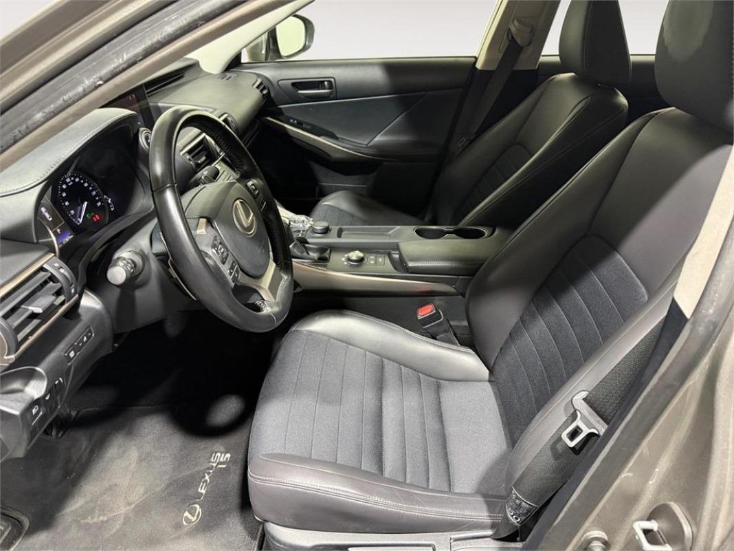 LEXUS Is 300h Executive