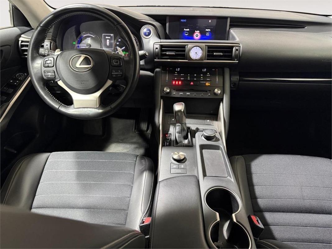 LEXUS Is 300h Executive