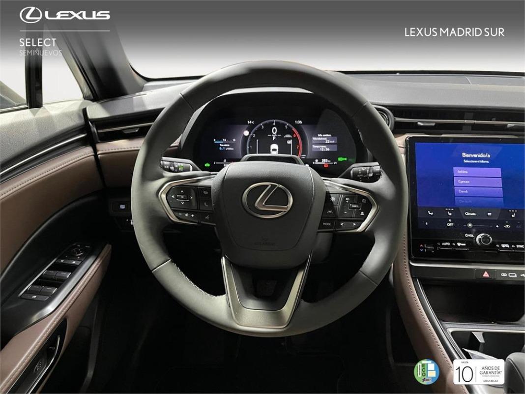 LEXUS Lbx Elegant+