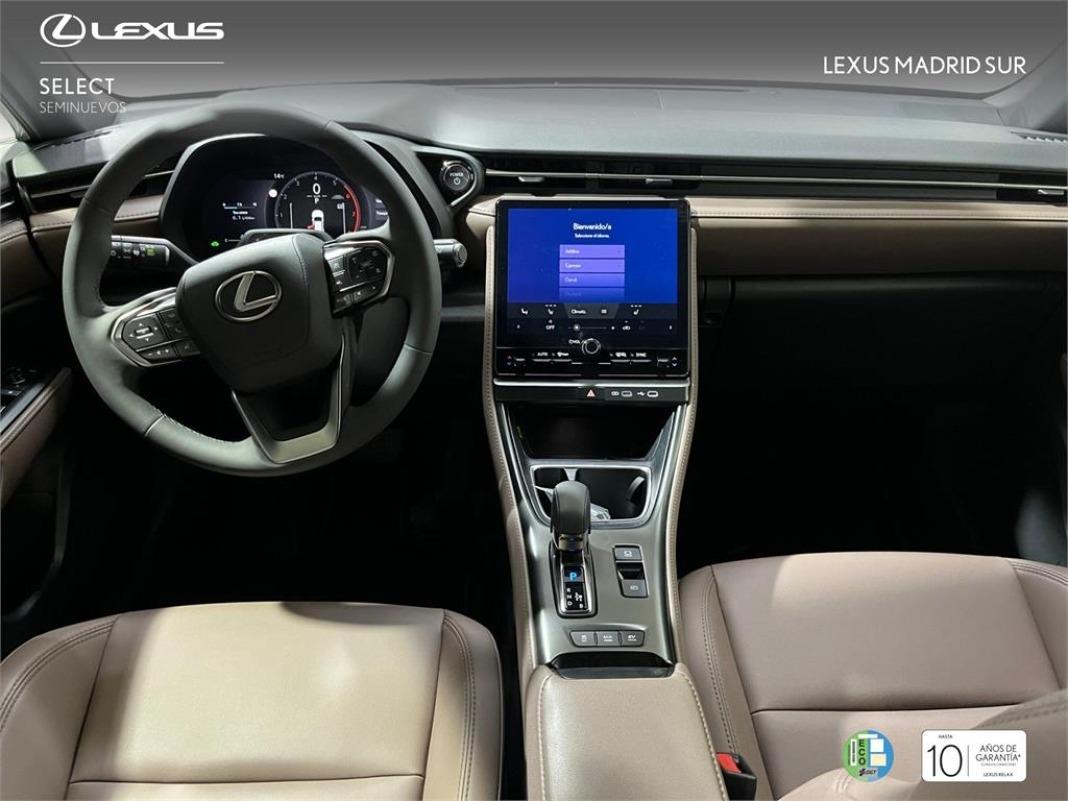 LEXUS Lbx Elegant+