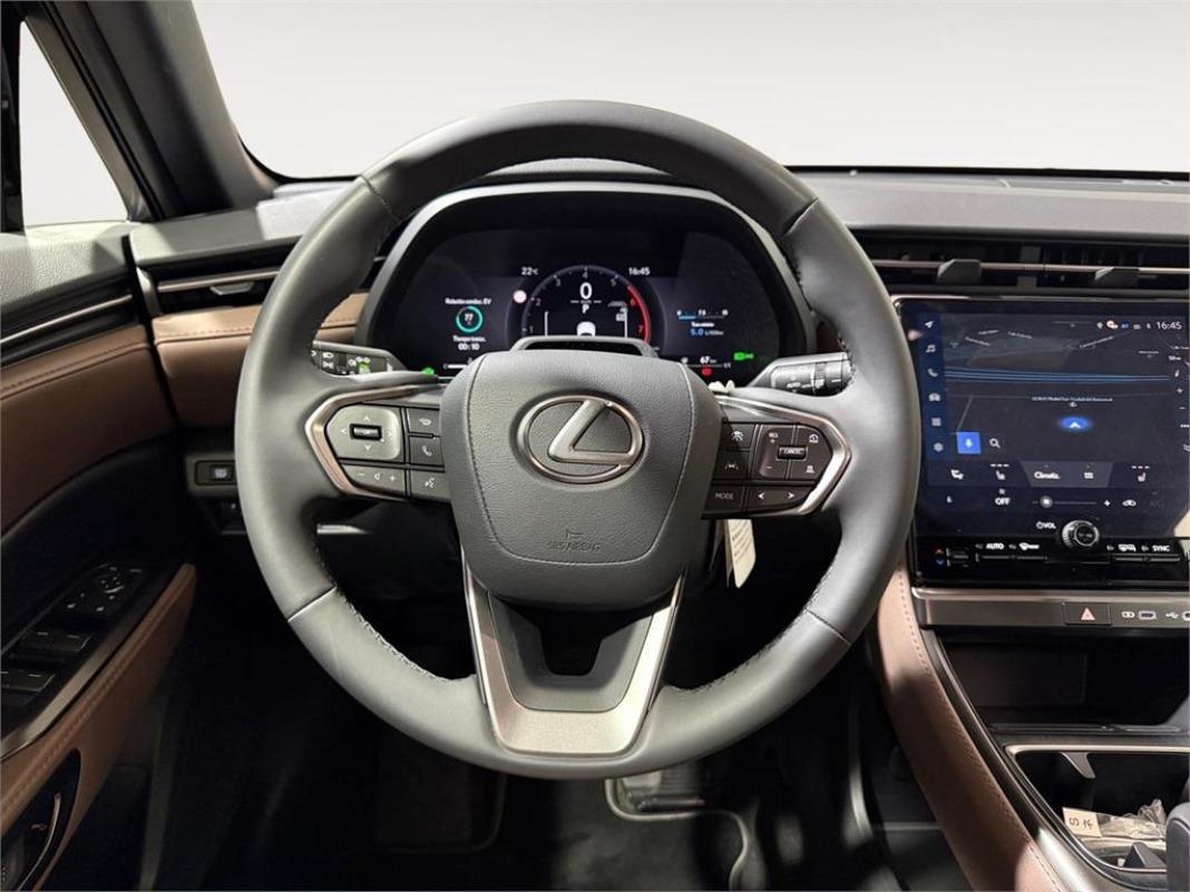 LEXUS Lbx Elegant+