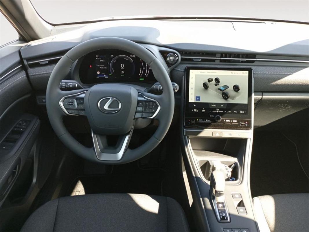 LEXUS Lbx Elegant+ Black