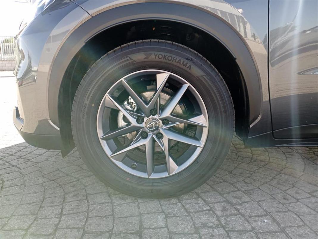 LEXUS Lbx Elegant+ Black