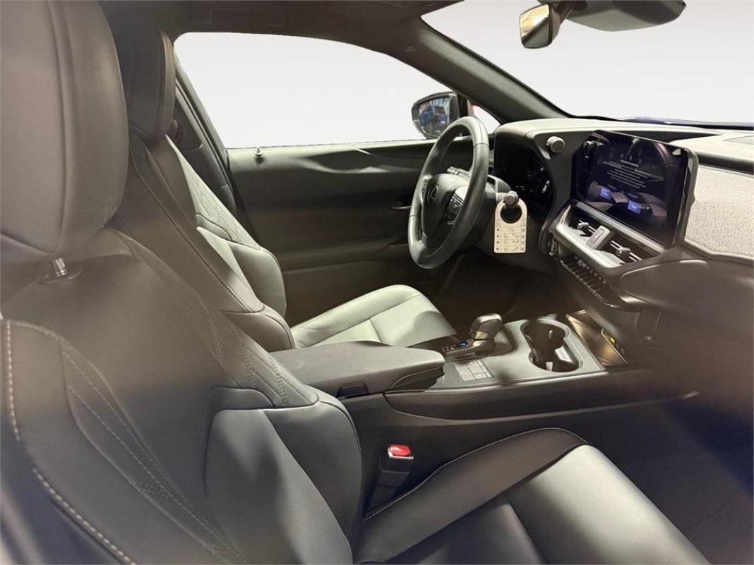 LEXUS Ux F SPORT LEGEND