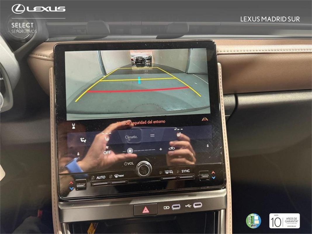 LEXUS Lbx Elegant