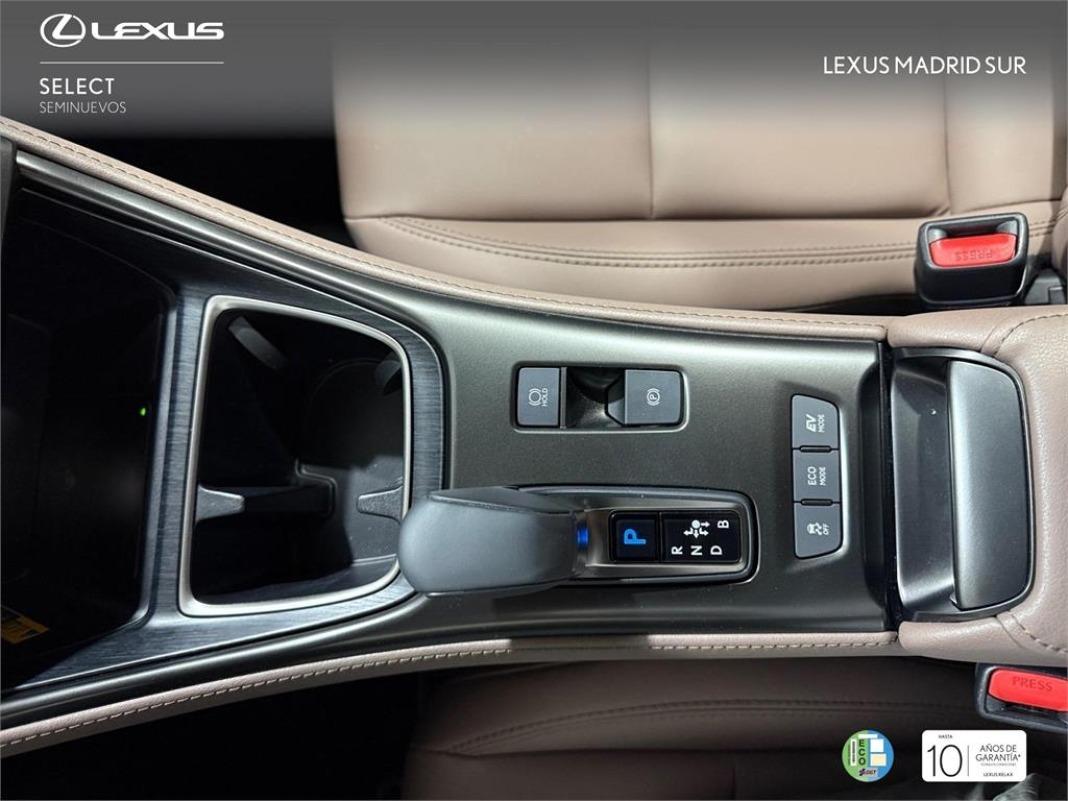 LEXUS Lbx Elegant