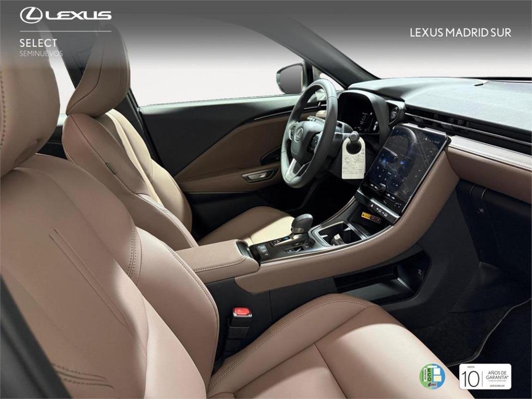 LEXUS Lbx Elegant