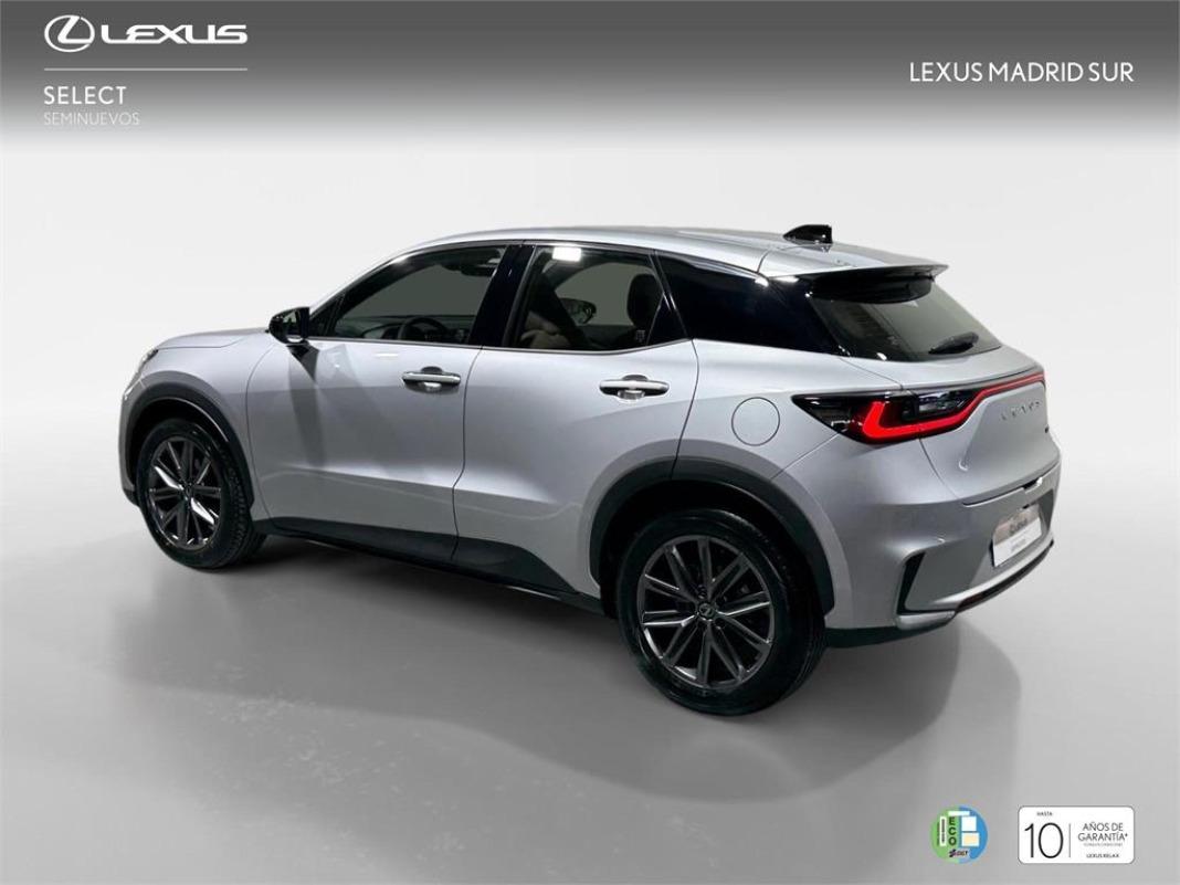 LEXUS Lbx Elegant
