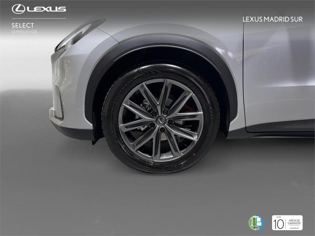 LEXUS Lbx Elegant