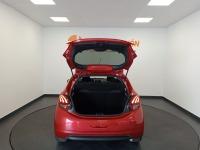 Peugeot 208 5P Signature BlueHDi 73KW (100CV)