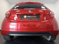 Peugeot 208 5P Signature BlueHDi 73KW (100CV)