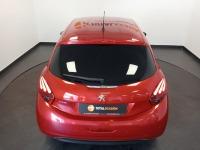 Peugeot 208 5P Signature BlueHDi 73KW (100CV)
