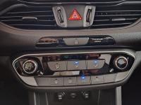 Hyundai I30 1.0 TGDI Essence Fastback LRR