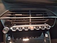 Peugeot 208 Allure HYBRID 100 eDCS6