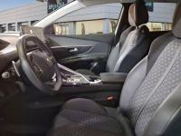 Peugeot 3008 Hybrid 300 e-EAT8 Roadtrip