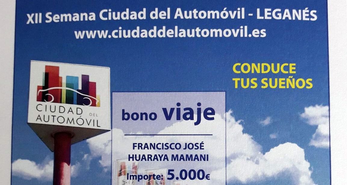 Entrega del bono de 5.000€ al ganador del sorteo 'El viaje de tus sueños'